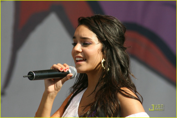Vanessa Hudgens pic #266862