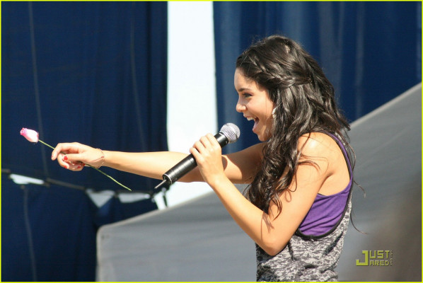 Vanessa Hudgens pic #266861