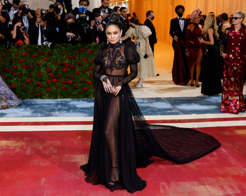 Vanessa Hudgens - 2022 MET Gala 05/02/2022