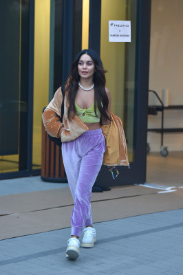 Vanessa Hudgens - Los Angeles 11/11/2021