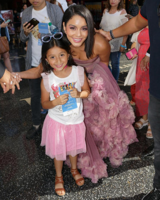 Vanessa Hudgens pic #1117675