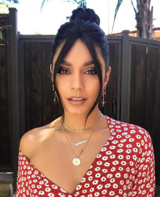 Vanessa Hudgens pic #1117674