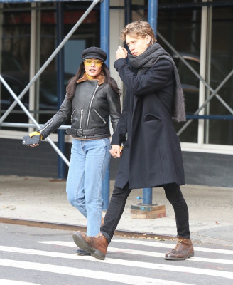 Vanessa Hudgens pic #1019651