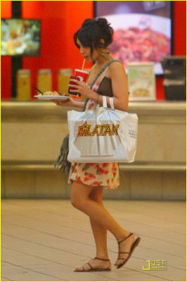 Vanessa Hudgens pic #155505