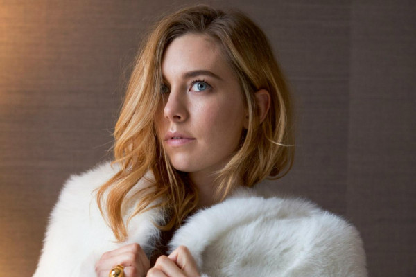 Vanessa Kirby pic #990382