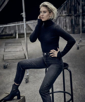 Vanessa Kirby by Dan Kennedy for Backstage || Dec 2020