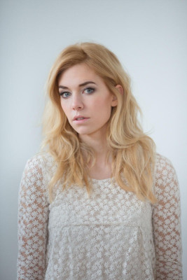 Vanessa Kirby pic #990376