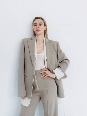 Vanessa Kirby – Net-a-Porter April 2021