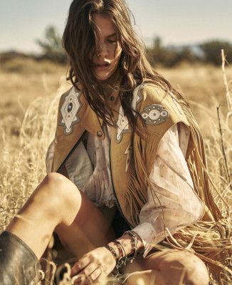 Vanessa Moody – Photoshoot for Elle Magazine April 2019