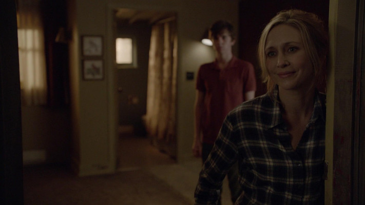 Vera Farmiga - Bates Motel (2013) 1x01 &#039;First You Dream, Then You Die&#039;