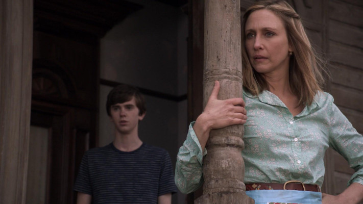 Vera Farmiga - Bates Motel (2013) 1x01 &#039;First You Dream, Then You Die&#039;