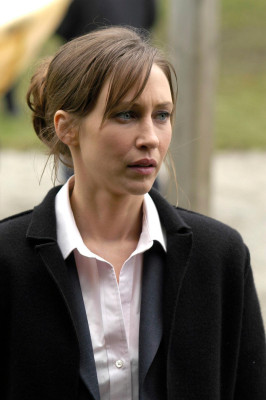 Vera Farmiga - Touching Evil (2004) 1x01 &#039;Pilot&#039;