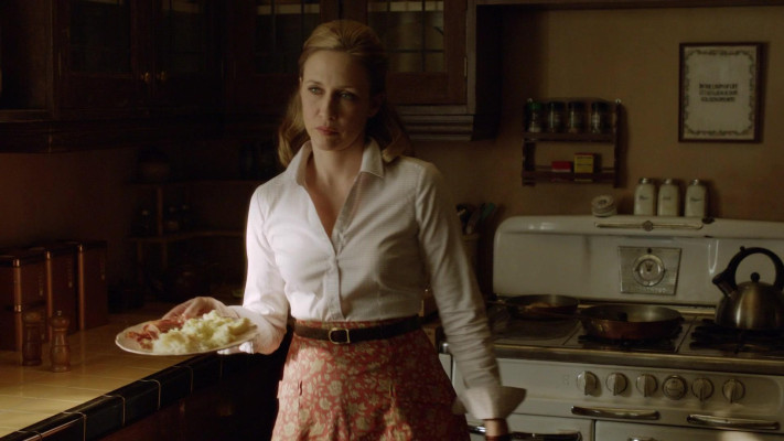 Vera Farmiga - Bates Motel (2013) 1x02 &#039;Nice Town You Picked, Norma...&#039;