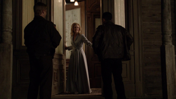 Vera Farmiga - Bates Motel (2013) 1x02 &#039;Nice Town You Picked, Norma...&#039;