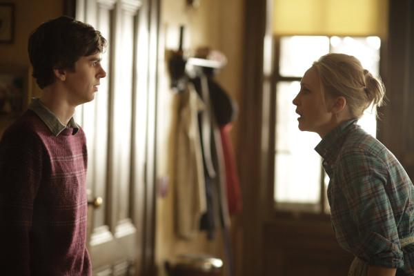 Vera Farmiga - Bates Motel (2013) 1x03 &#039;What&#039;s Wrong With Norman&#039;