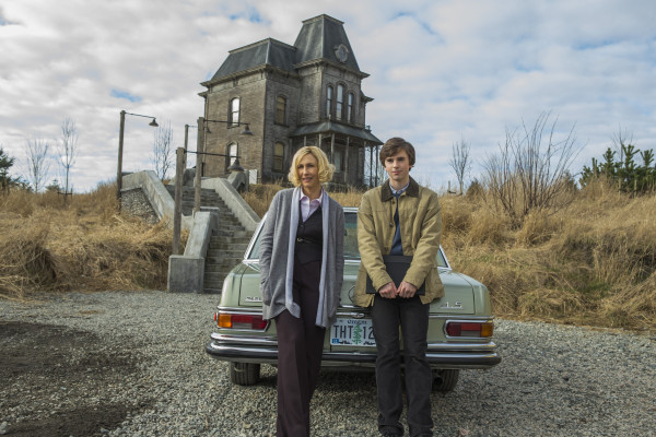 Vera Farmiga - Bates Motel (2015) 3x08 &#039;The Pit&#039;
