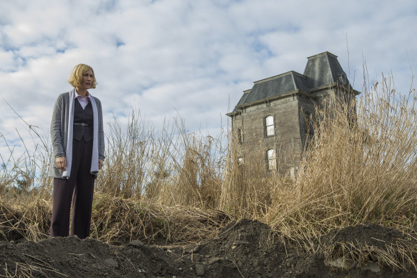 Vera Farmiga - Bates Motel (2015) 3x08 &#039;The Pit&#039;