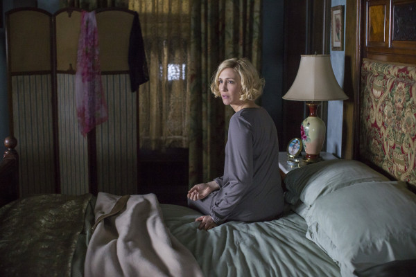 Vera Farmiga - Bates Motel (2015) 3x08 &#039;The Pit&#039;