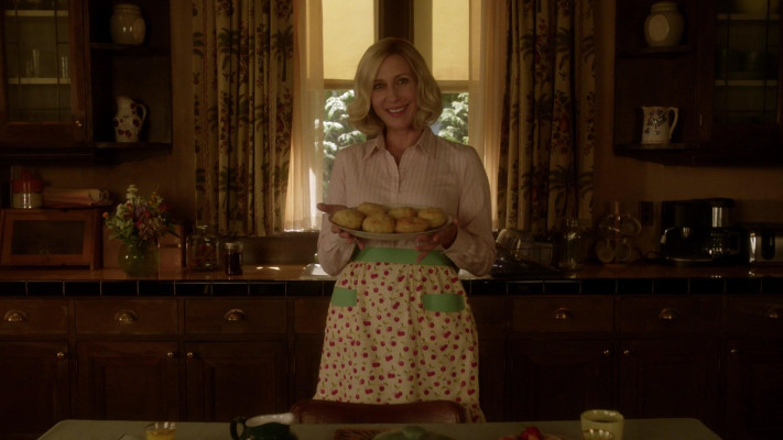 Vera Farmiga - Bates Motel (2017) 5x01 &#039;Dark Paradise&#039;