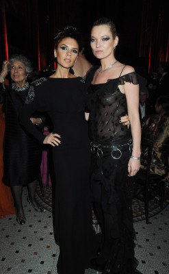 photo 20 in Victoria Beckham gallery [id219992] 2009-12-11 00:00:00