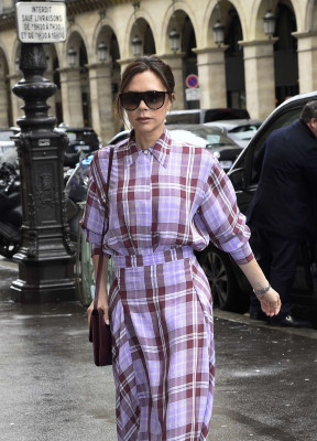 Victoria Beckham – Visits the Martin Margiella Exhibition in Paris
