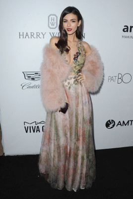 Victoria Justice – amfAR Gala 2017 in Los Angeles