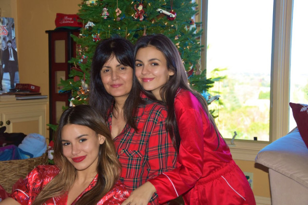 Madison Reed and Victoria Justice