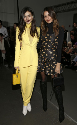 Victoria Justice – Pamella Roland Fashion Show