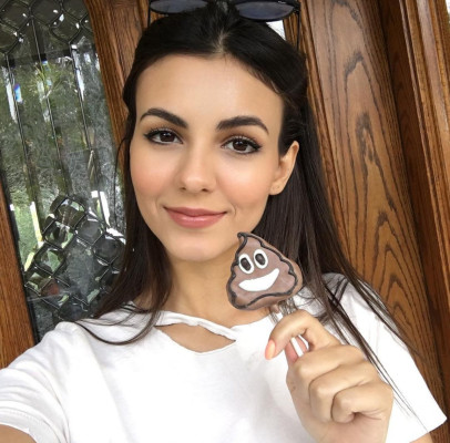 Victoria Justice – Celebrity Social Media 3/19/ 2017