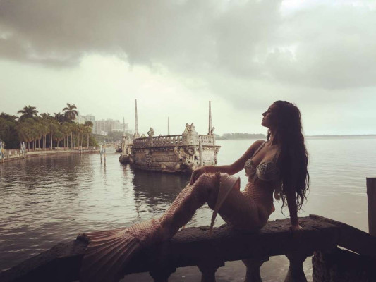 Victoria Justice in Bikini – Social Media