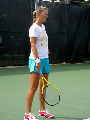 photo 10 in Viktoria Azarenka gallery [id469506] 2012-02-24 00:00:00