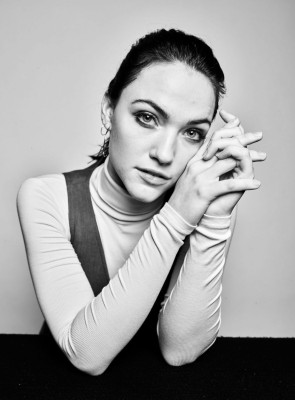 Violett Beane – 2019 Winter TCA Portraits