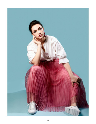 Violett Beane – The Daily Shuffle Magazine December 2018