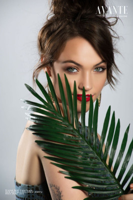 Violett Beane – Avante Magazine 2018