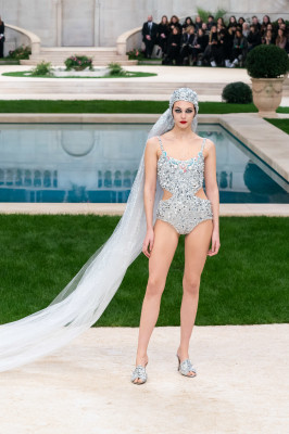  Chanel Haute Couture Fall/Winter 2019-2020 Fashion Show in Paris