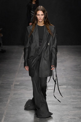 Vittoria Ceretti - Ann Demeulemeester Spring/Summer 2023 Fashion Show in Paris