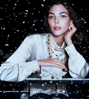 Vittoria Ceretti for Chanel 2024 Fragrance &amp;amp; Beauty Holiday Season &#039;Winter Tale&#039;