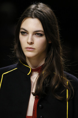 Vittoria Ceretti - Burberry Fall/Winter 2017 Fashion Show in London