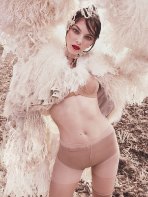 Vittoria Ceretti - by Luigi and Iango Vogue Japan 