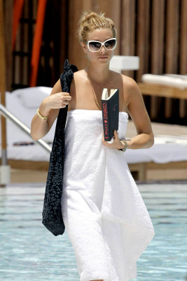 photo 21 in Whitney Port gallery [id510345] 2012-05-14 00:00:00