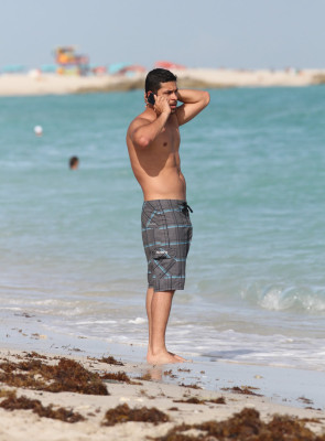 photo 4 in Wilmer Valderrama gallery [id597743] 2013-01-22 00:00:00