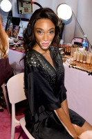 Winnie Harlow – Victoria’s Secret Fashion Show Backstage 2018