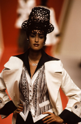 Yasmeen Ghauri ~ Jacques Fath SS 1995
