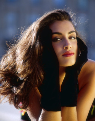 Yasmeen Ghauri by Julio Donoso 1990