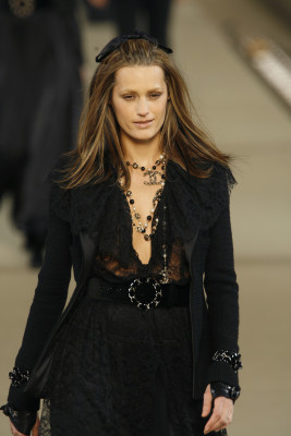 Yasmin Le Bon for Chanel FW 2006