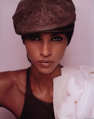 photo 6 in Yasmin Warsame gallery [id286722] 2010-08-18 00:00:00