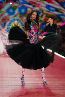 Yasmin Wijnaldum -  Vctoria`s Secret Fashion Show 2018 