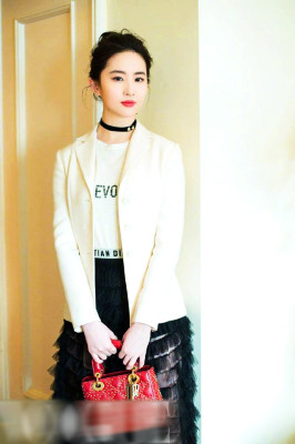 photo 4 in Yifei gallery [id1157710] 2019-04-08 00:00:00