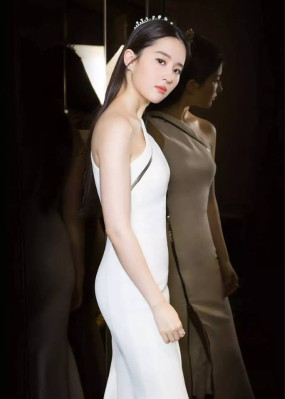 Yifei Liu pic #1157569