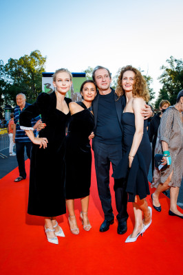 Юлия Пересильд на премьере фильма &#039;Трое&#039; - Кинотавр 2020 // 17.09.2020
